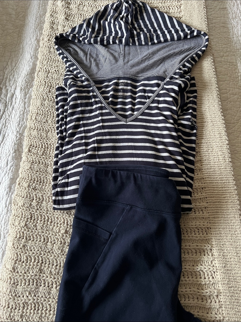 Talbots Striped Hooded Top Active Capri Legging Set - Navy/White Size Medium